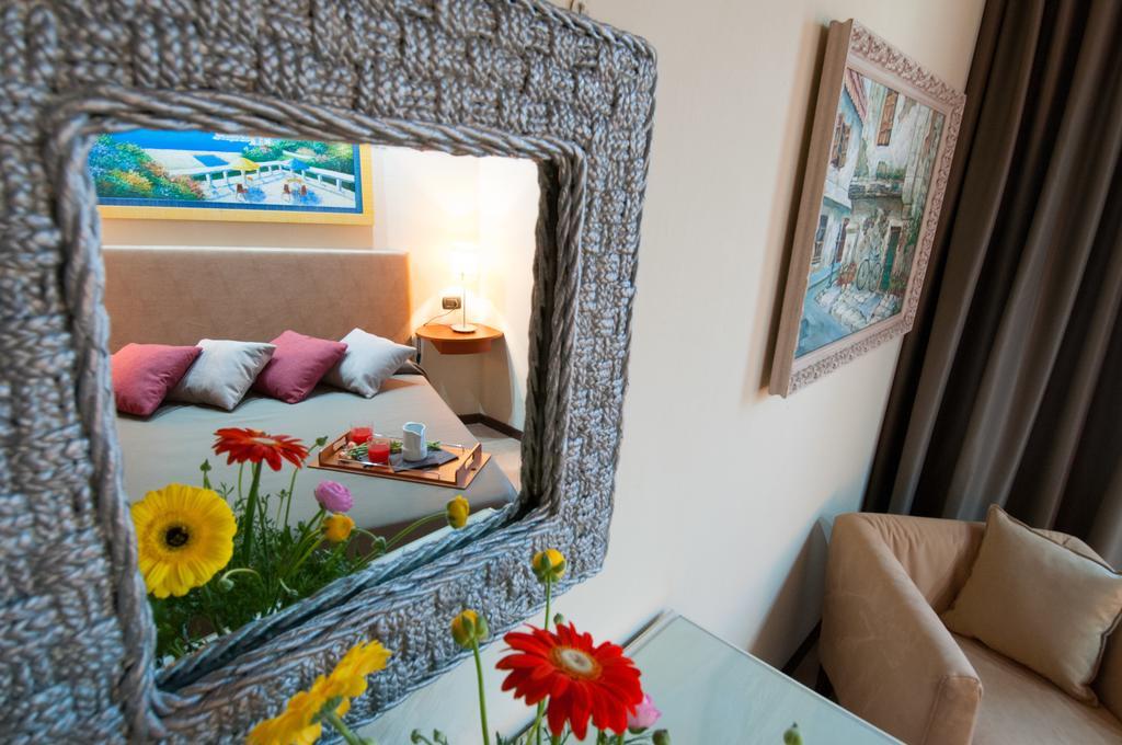 Holiday Rooms Antica Badia Volterra Bilik gambar