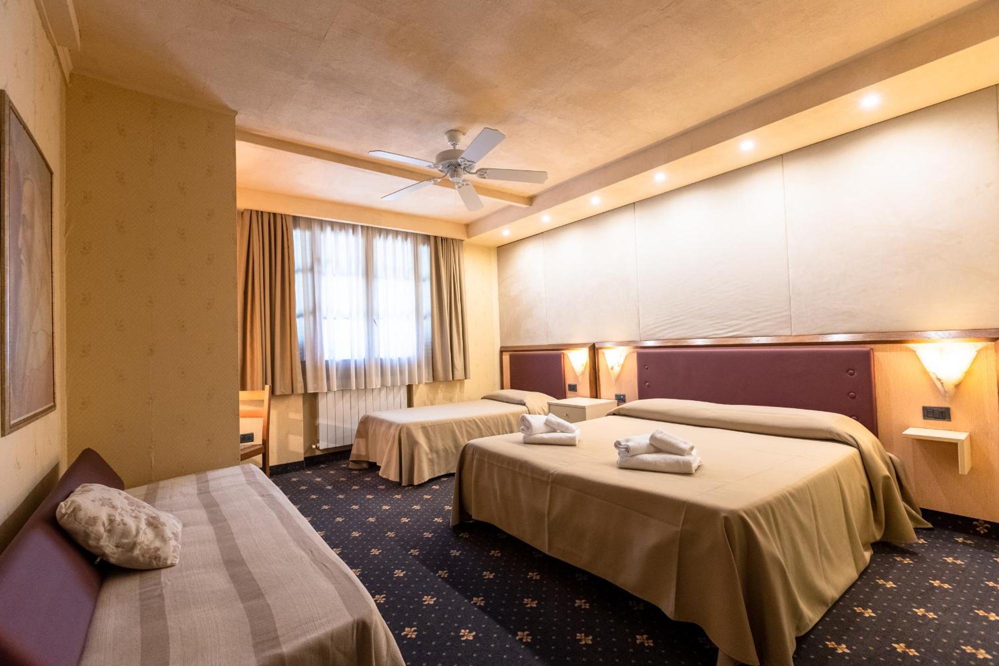 Holiday Rooms Antica Badia Volterra Luaran gambar