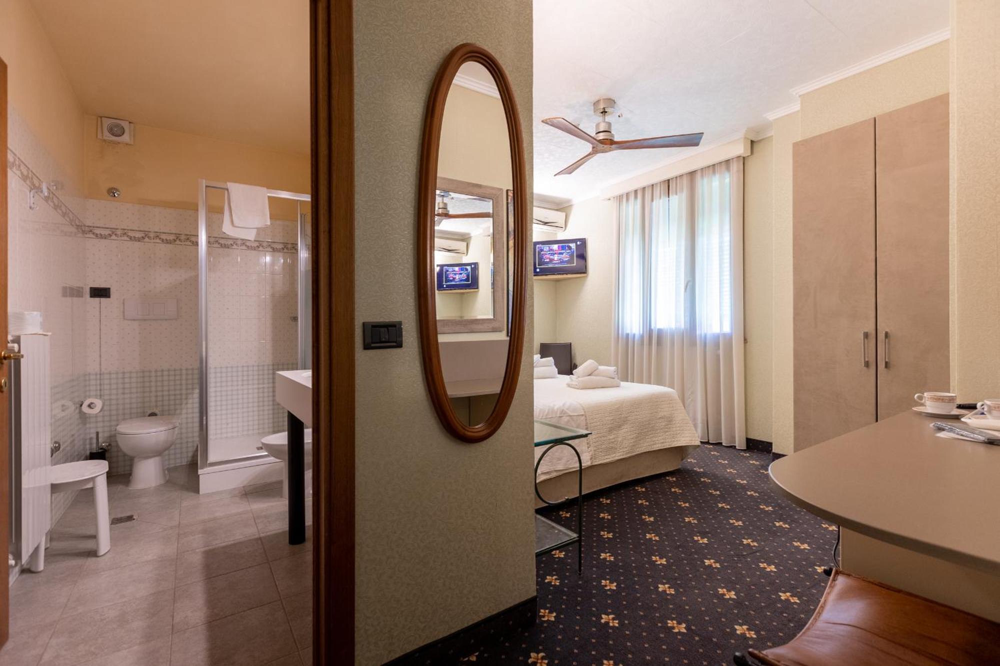 Holiday Rooms Antica Badia Volterra Luaran gambar