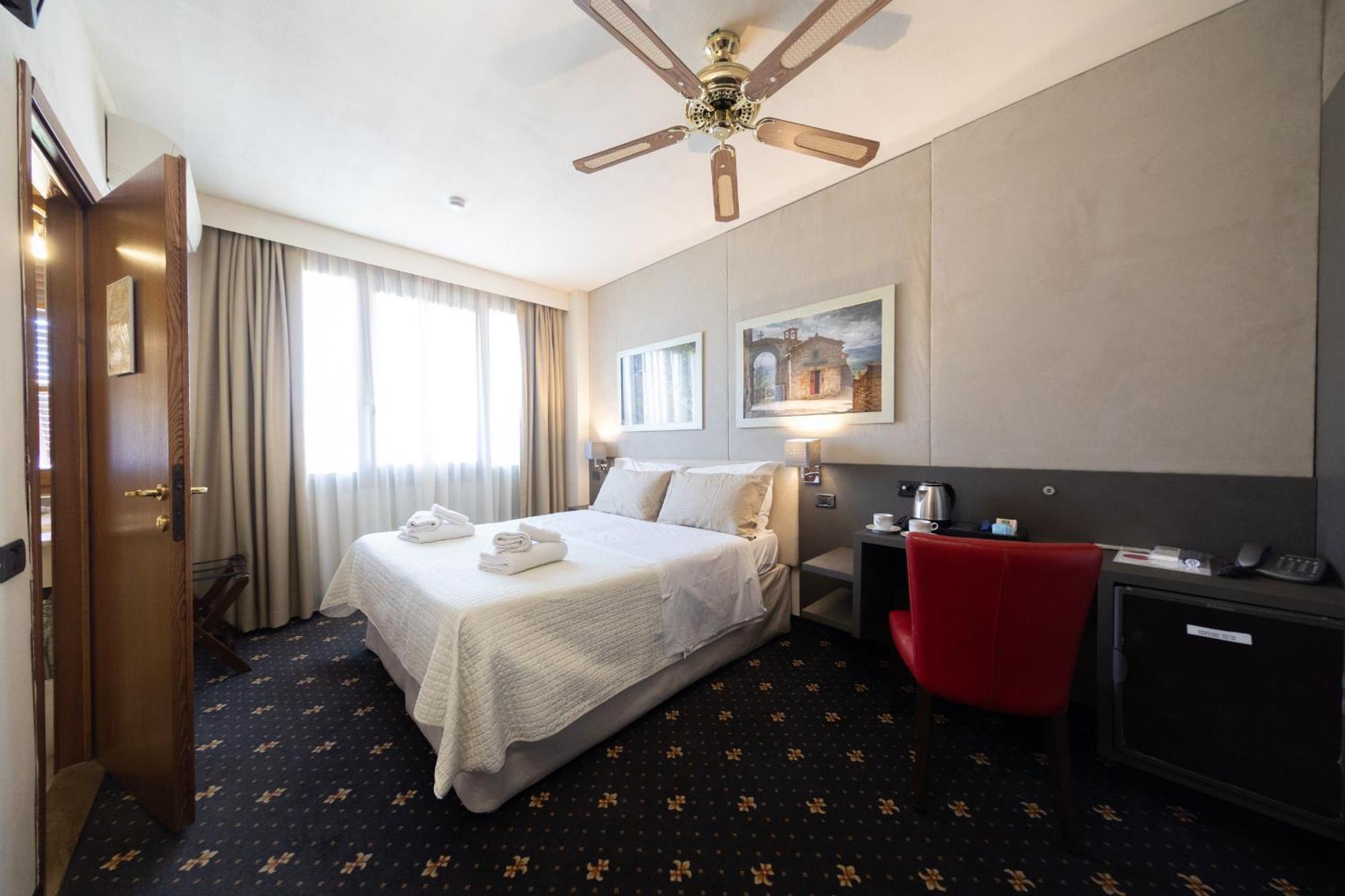 Holiday Rooms Antica Badia Volterra Luaran gambar
