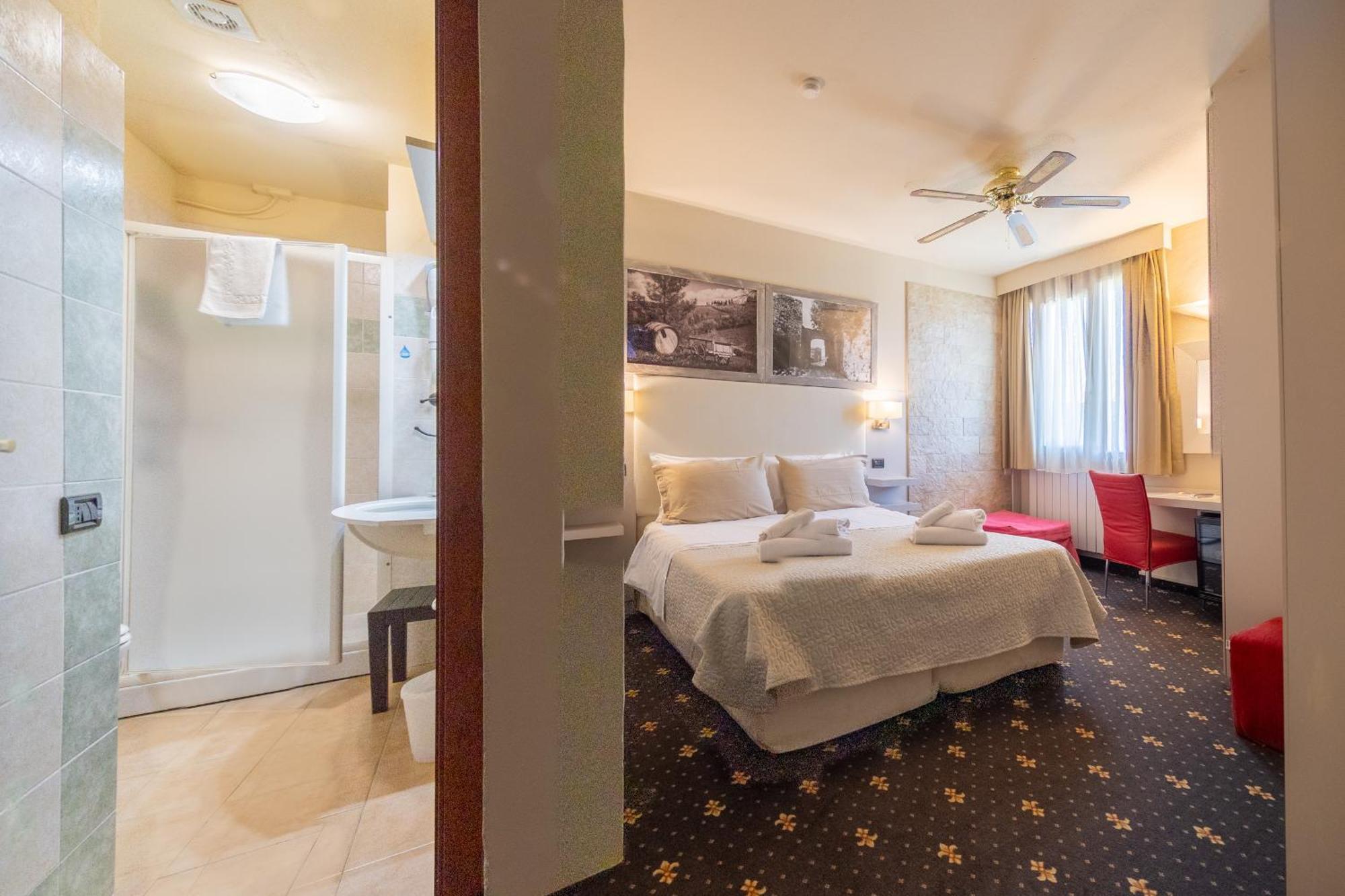 Holiday Rooms Antica Badia Volterra Luaran gambar
