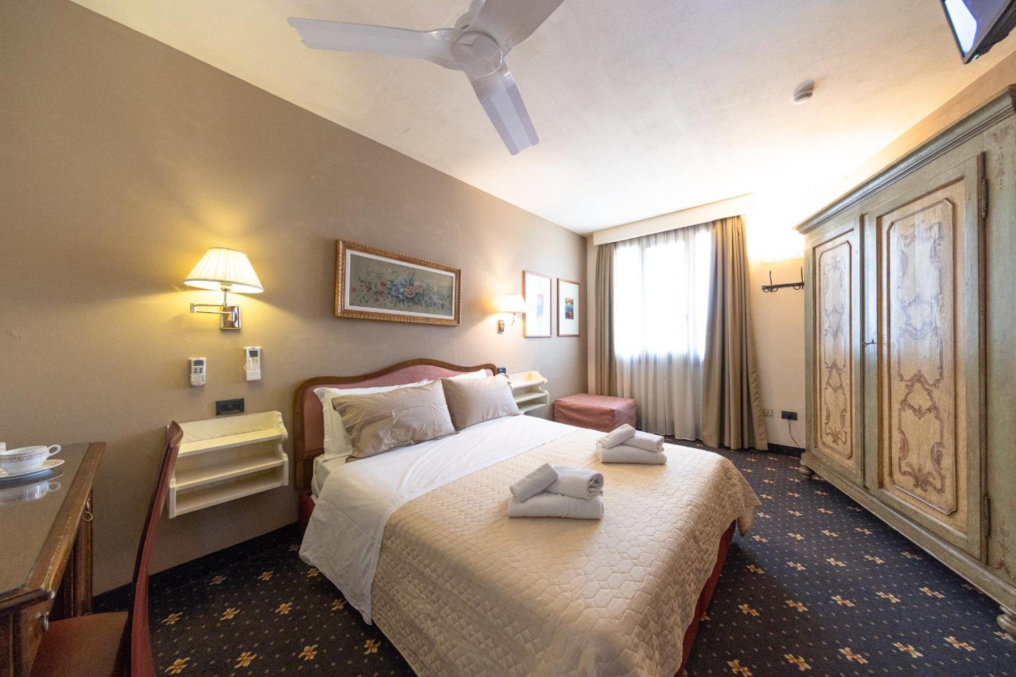 Holiday Rooms Antica Badia Volterra Luaran gambar