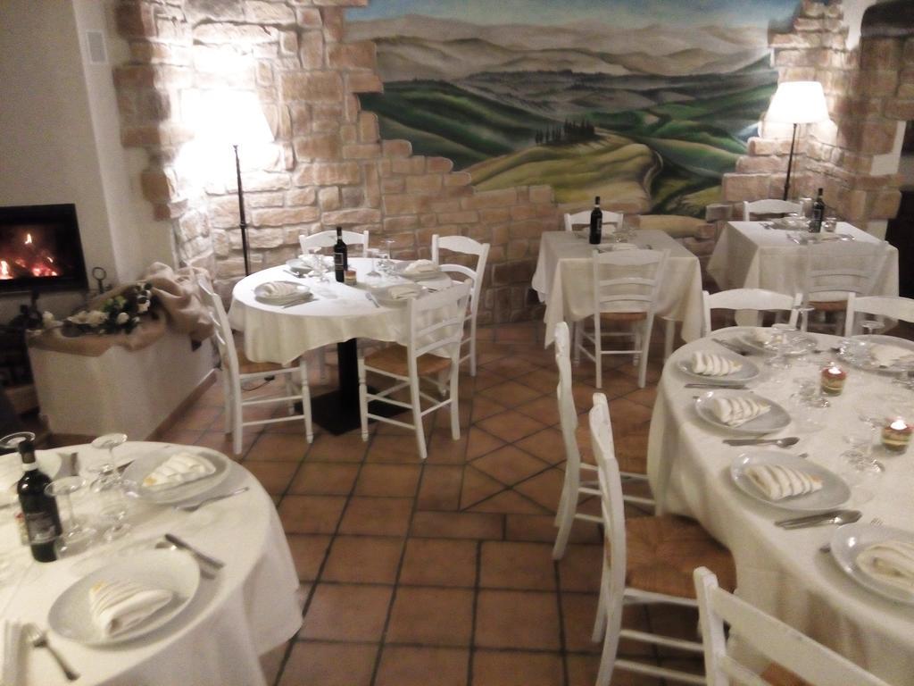 Holiday Rooms Antica Badia Volterra Luaran gambar