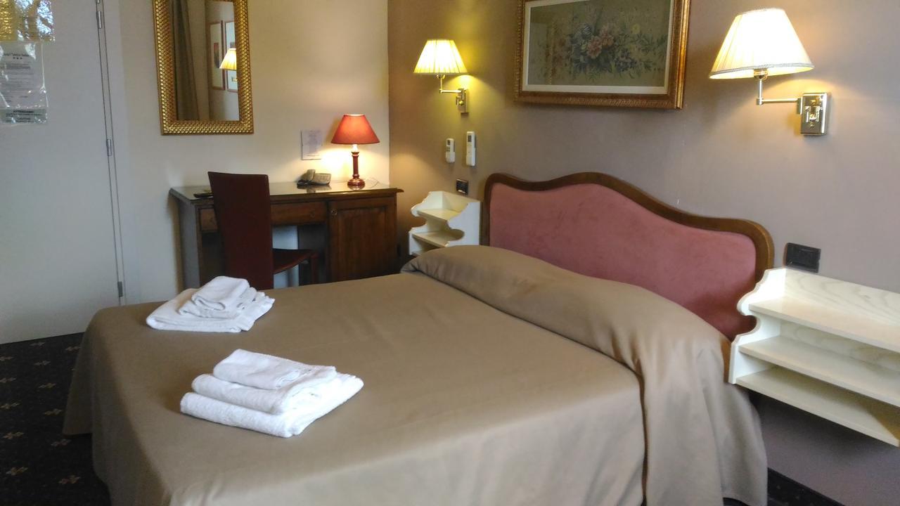 Holiday Rooms Antica Badia Volterra Luaran gambar