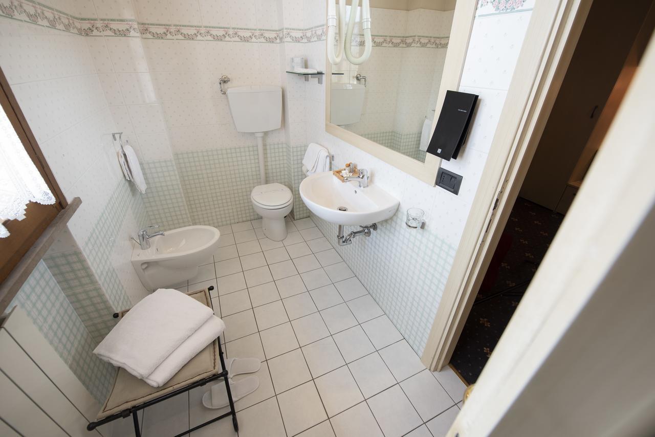 Holiday Rooms Antica Badia Volterra Luaran gambar